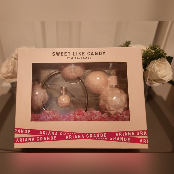 Sweet Like Candy by Ariana Grande EDP Gift Set with Pom Pom Headband; Never Used - Picture 9 of 16